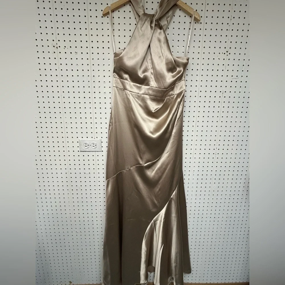 - ASOS DESIGN Bridesmaid Satin Halter Maxi Dress - Picture 4 of 9